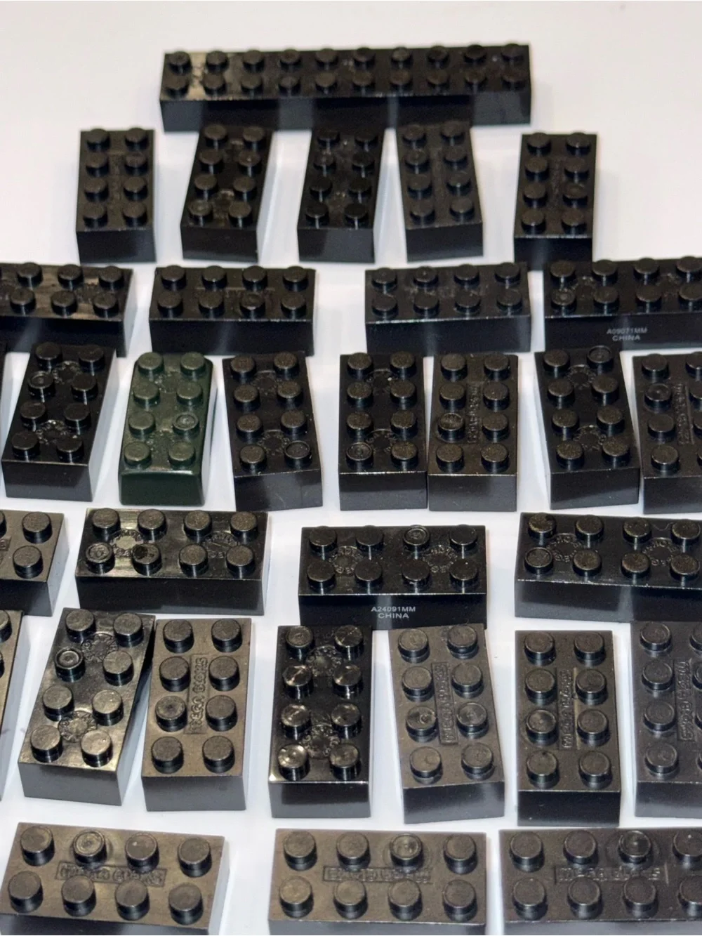 LEGO 46 black blocks pieces parts